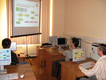На каждом компьютере в учебном классе Заказных ИнформСистем         установлены системы «Радей» и «Радей-Соцзащита».